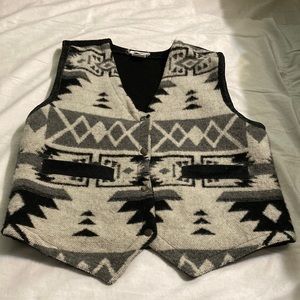Fox Bay wool , nylon suede leather trim Aztec vest size M